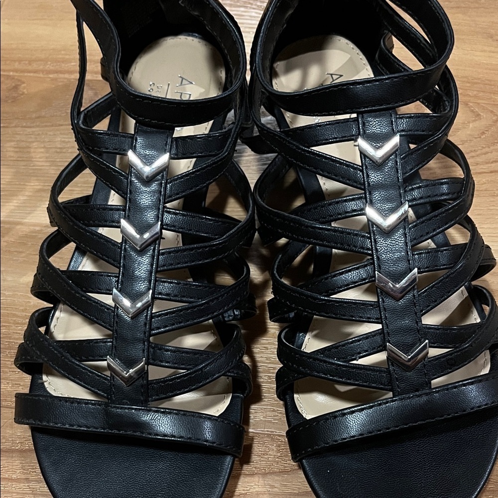 Apt. 9 Elegant Black Gladiator Sandals - Picture 3 of 5